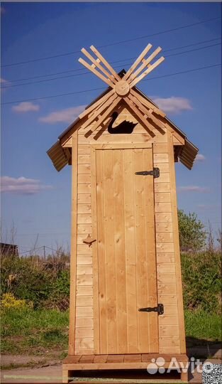 Уличный туалет деревянный
