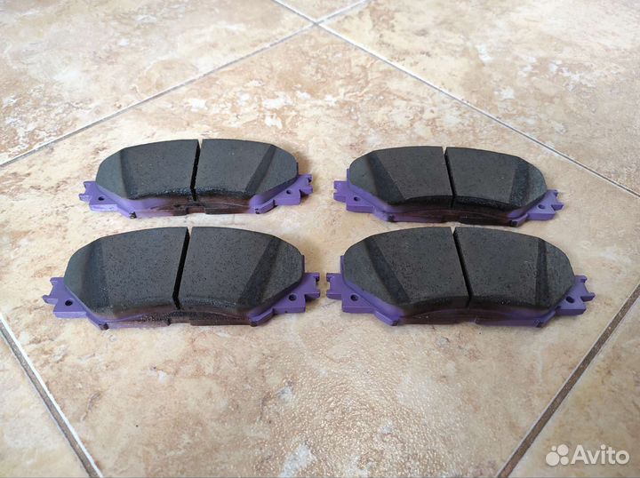 Передние тормозные колодки для Toyota Corolla