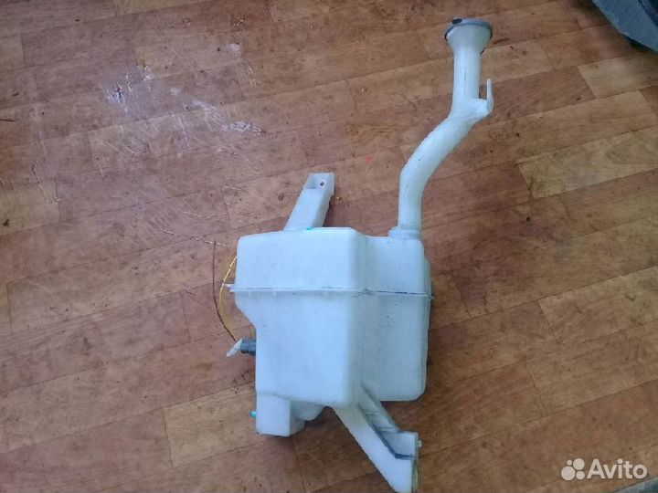 Бачок стеклоомывателя Nissan Wingroad Y12