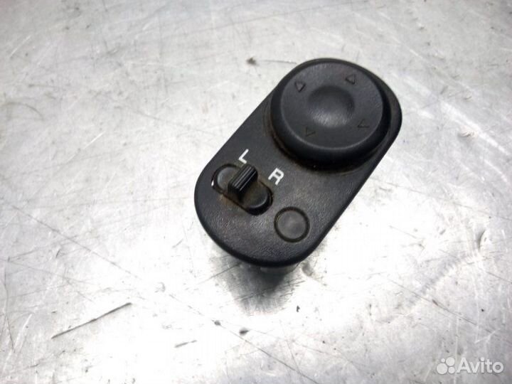 Переключатель регулировки зеркала Chevrolet