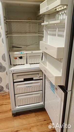 Минихолодильник с морозильной бу