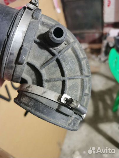 Впускной патрубок Audi S6 / A6 C5