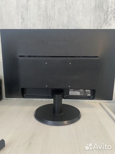 Монитор Philips 21.5
