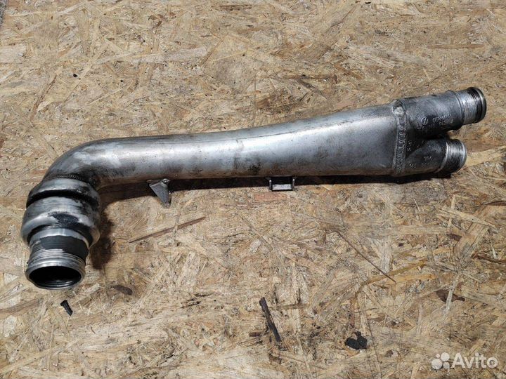 Патрубок интеркулера Volkswagen Touareg 2 2012