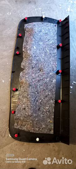 Обшивка двери багажника Toyota Corolla Fielder