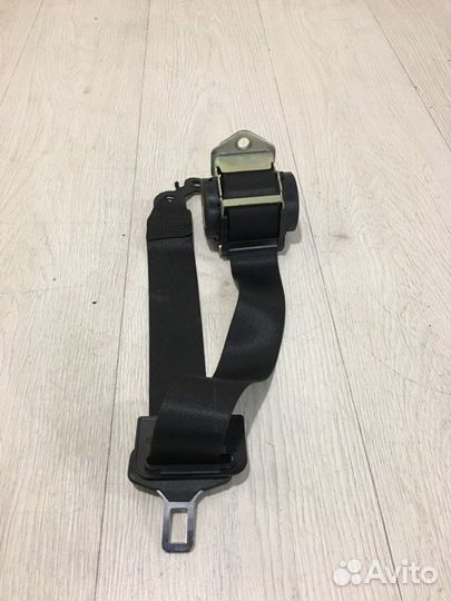 Ремень безопасности задний Mercedes Benz E350 W211