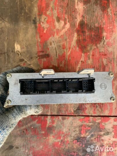 Блок управления двигателем 8D0 907 557 B