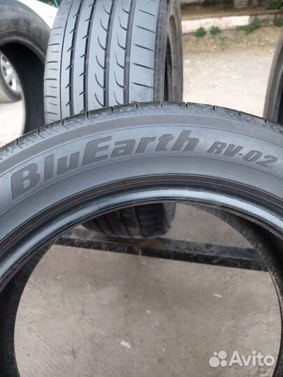 Yokohama BluEarth RV-02 215/55 R17 94V