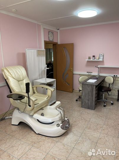 Мастер маникюра и педикюра