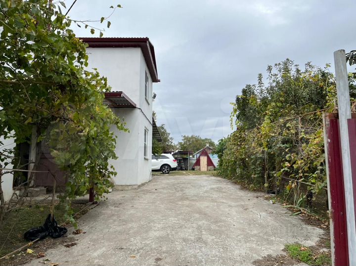 Коттедж 202 м² на участке 7 сот.