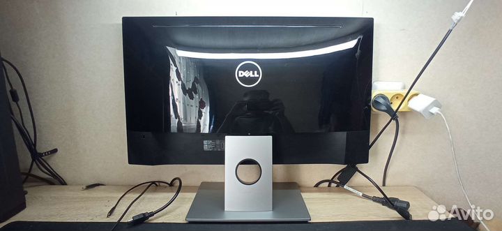 Монитор Dell 24