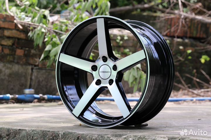 Новые Диски r18 Vossen 5x114.3