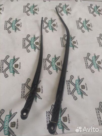 Щеткодержатель Mazda CX-7