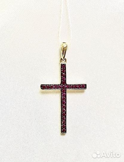 Золотая подвеска с камнем