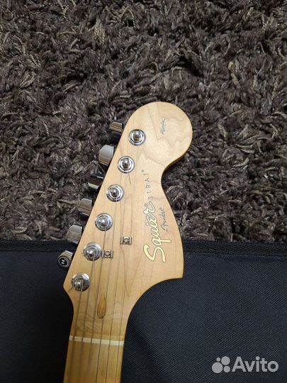 Электрогитара Squirestrat с комбиком Marshall