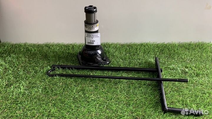 Домкрат винтовой бутылочный 2т