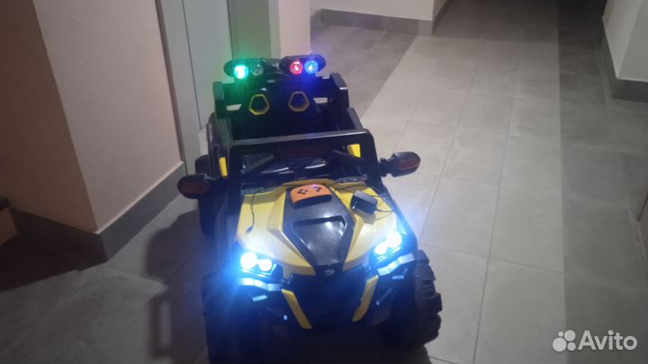 Детский электромобиль бу