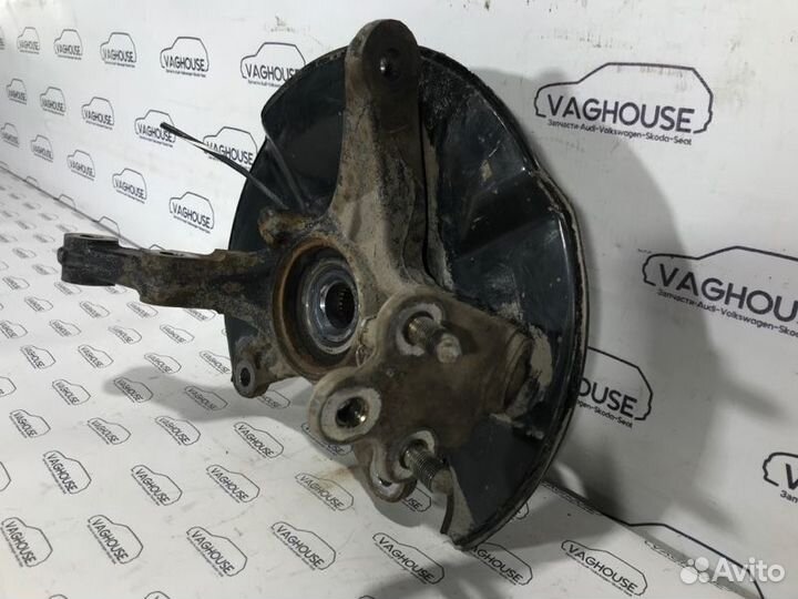 Кулак поворотный передний правый Honda Civic 4D