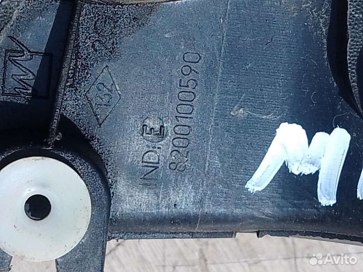 Накладка петли капота Renault megane 2