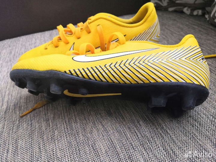 Футбольные бутсы nike