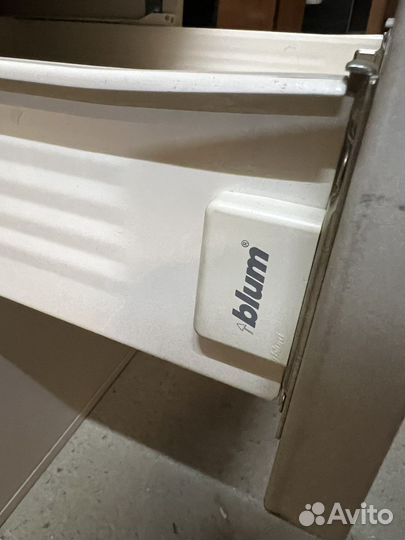 Тумба выкатная Blum цвет бежевый