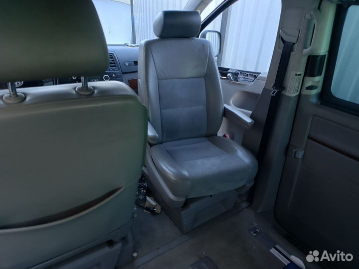 Передние поворотные кресла VW T5/T6/T6.1