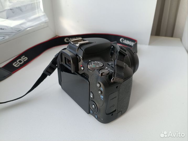 Canon eos 200d kit