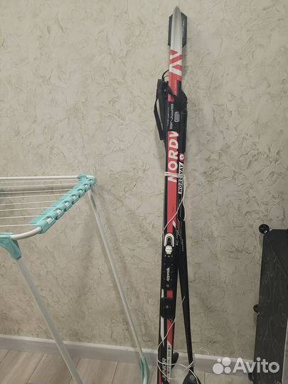 Детские беговые лыжи с палками и ботинками