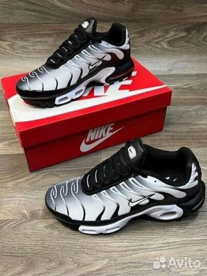 Кроссовки Nike Air Max Tn Plus