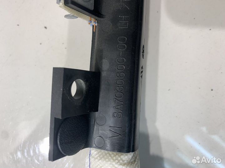 Боковая подушка безопасности (шторка) (левая)