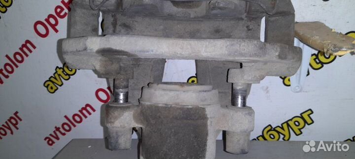 Суппорт тормозной передний правый Ford Focus 2 CB4