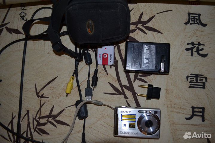 Фотоаппарат компактный Sony Cyber-shot N50