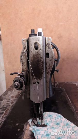 Швейная машина Заря