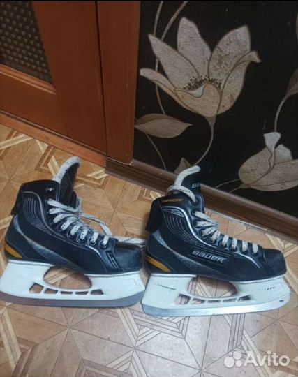 Хоккейные коньки bauer