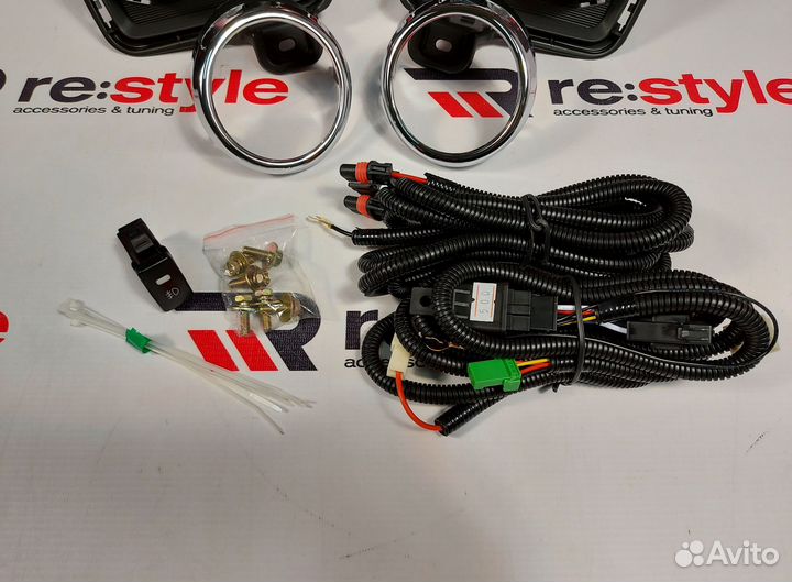 Туманки Toyota Hiace 200 2м O652