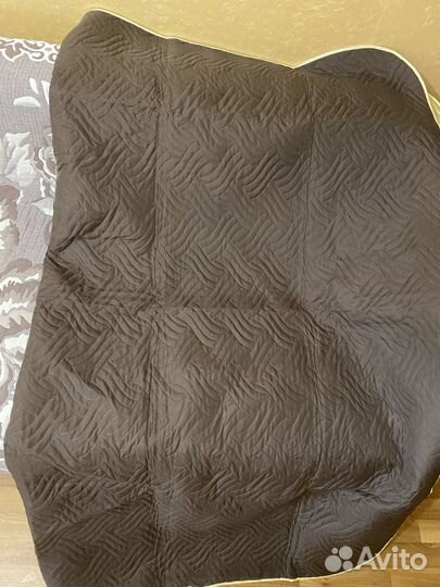 Покрывало новое на диван