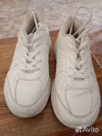 Кроссовки для девочки р. 34