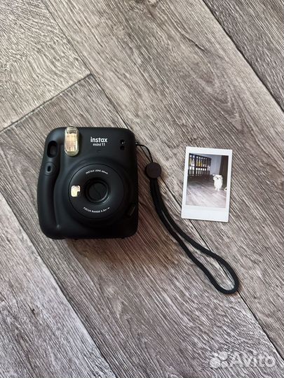Polaroid instax mini 11