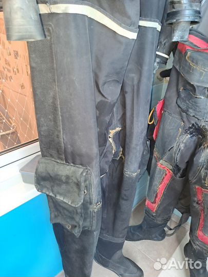 Сухой костюм для дайвинга