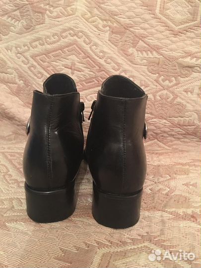Ботинки женские на молнии