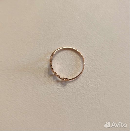 Золотое кольцо Love с бриллиантами
