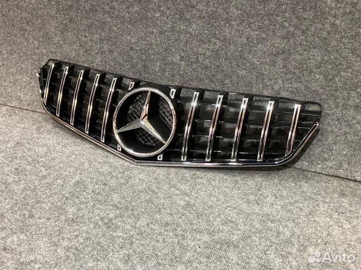 Решетка радиатора для Мерседес W 207 До рестайлинг