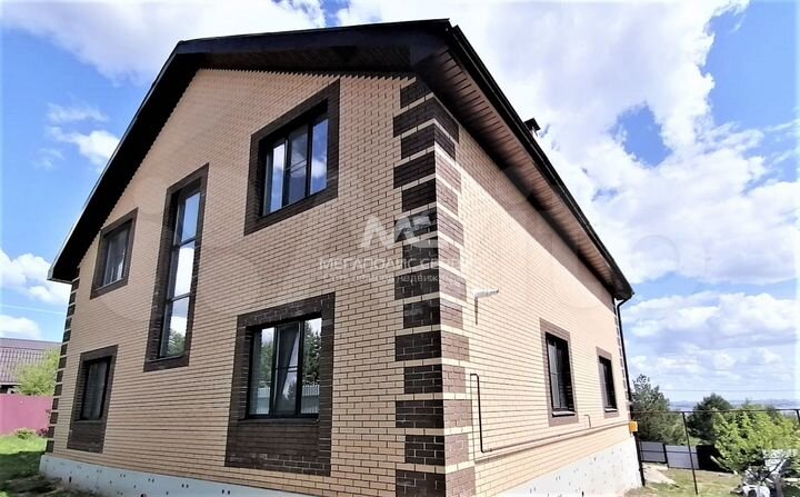 Коттедж 257 м² на участке 12 сот.