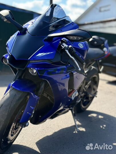 Yamaha YZF-R1