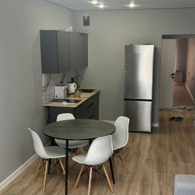 3-к. квартира, 90 м², 1/4 эт.