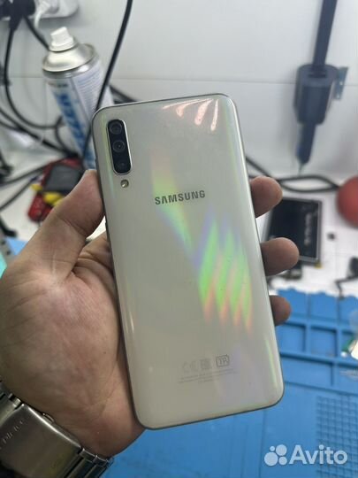 Samsung Galaxy A50, 4/64 ГБ