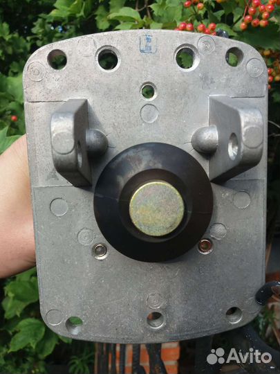 Кран тормозной камаз