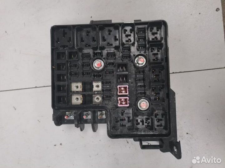 Блок предохранителей под капот Kia Ceed 1