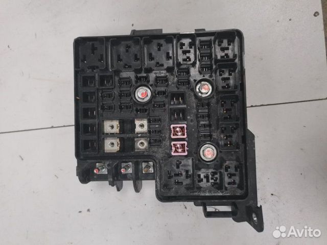 Блок предохранителей под капот Kia Ceed 1