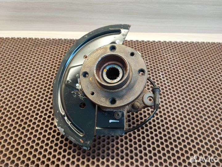 Кулак поворотный передний правый LADA X-Ray